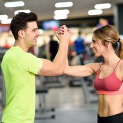 Jak se liší cvičení u mužů a žen? Mělo by se lišit?
